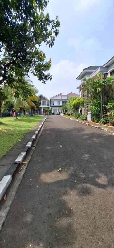 dijual rumah perumahan sakura regency