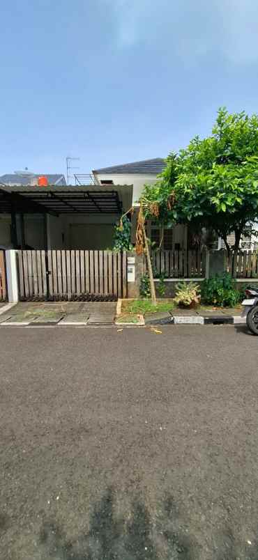 dijual rumah perumahan sakura regency