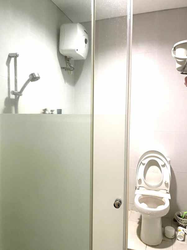 dijual rumah perumahan taman kebon