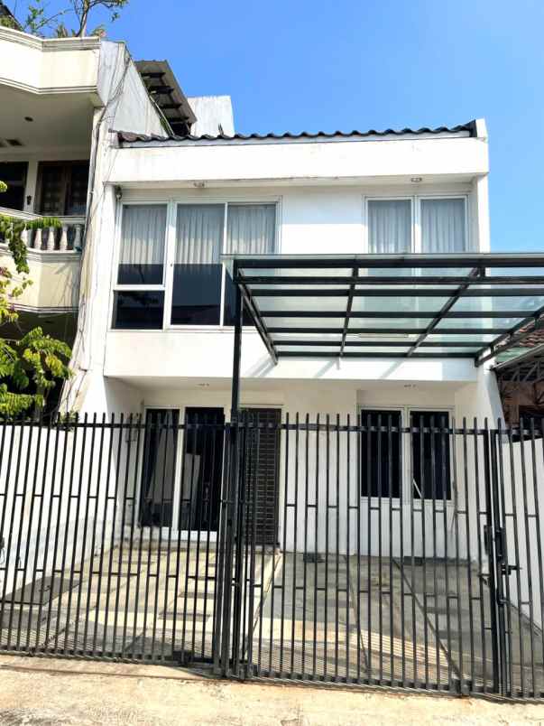 dijual rumah perumahan taman kebon