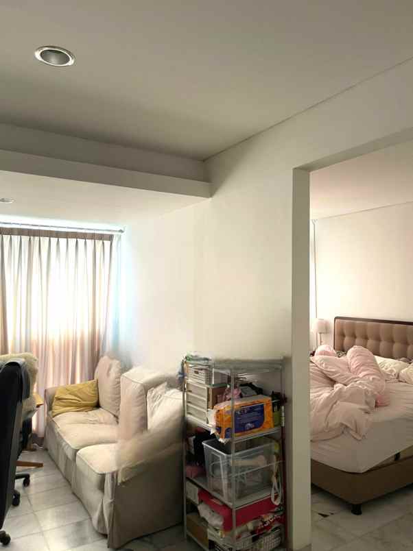 dijual rumah perumahan taman kebon