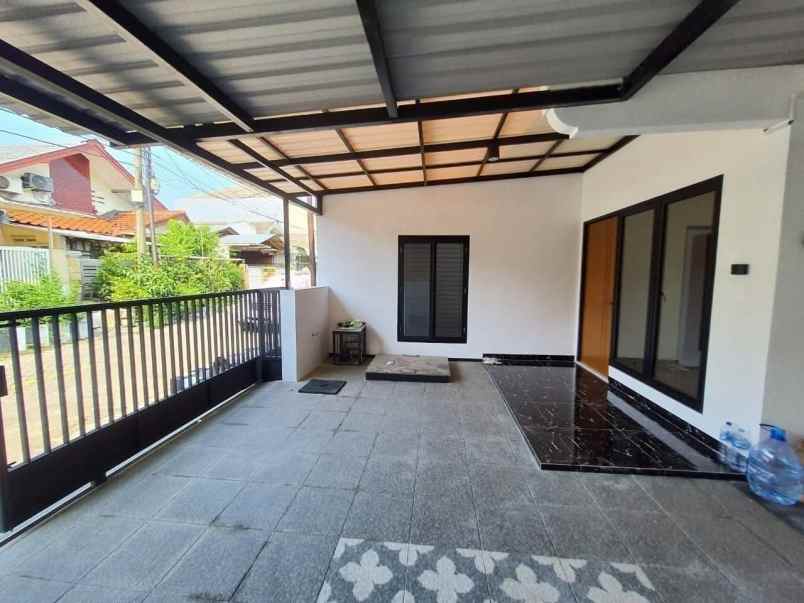 dijual rumah perumahan wiguna