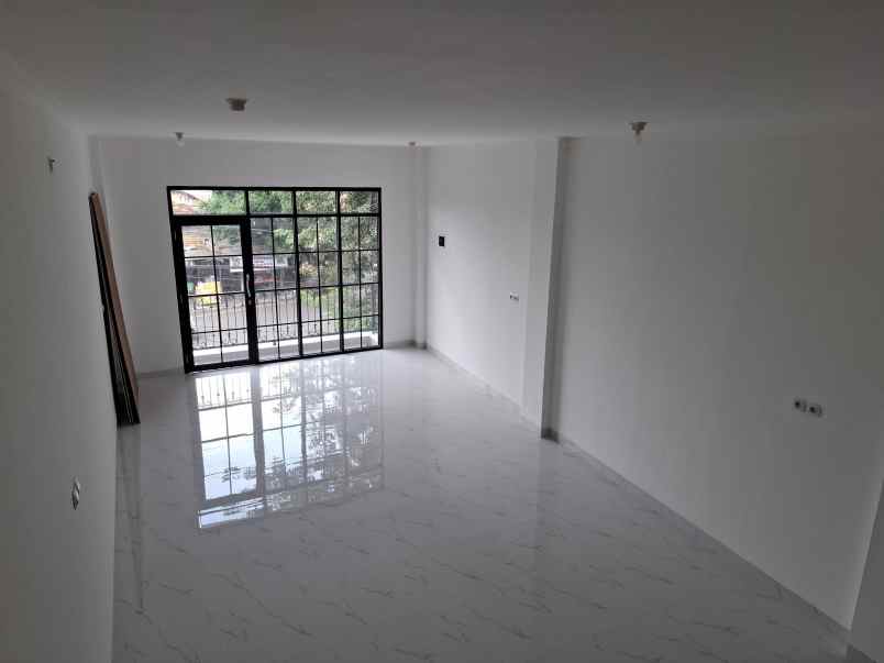 dijual rumah pesona anggrek