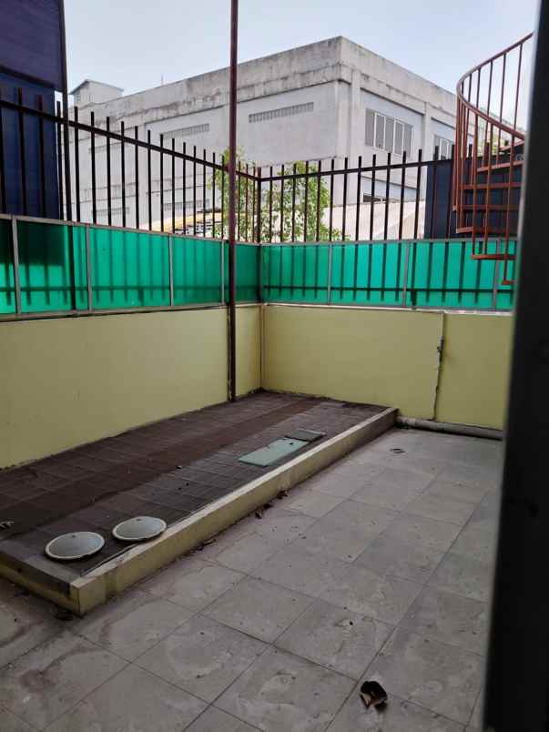 dijual rumah petamburan