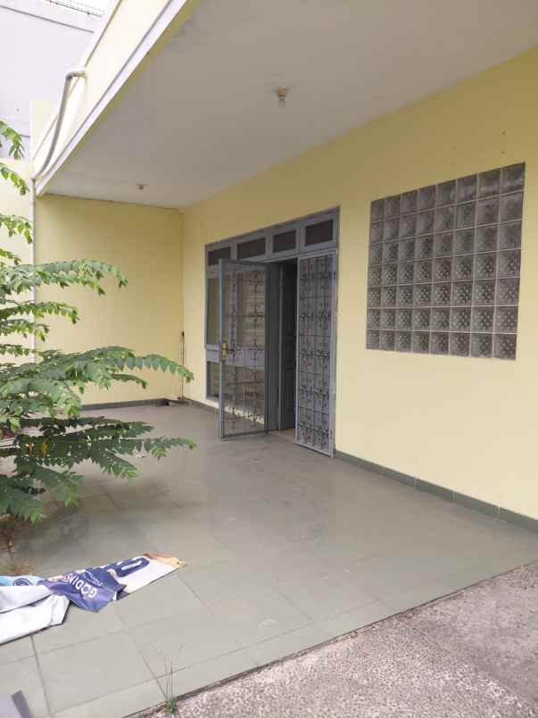 dijual rumah petamburan
