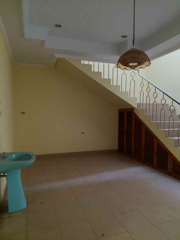 dijual rumah petamburan