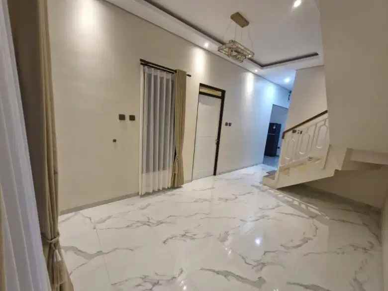 dijual rumah petukangan selatan