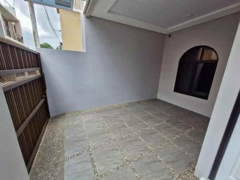 dijual rumah petukangan selatan