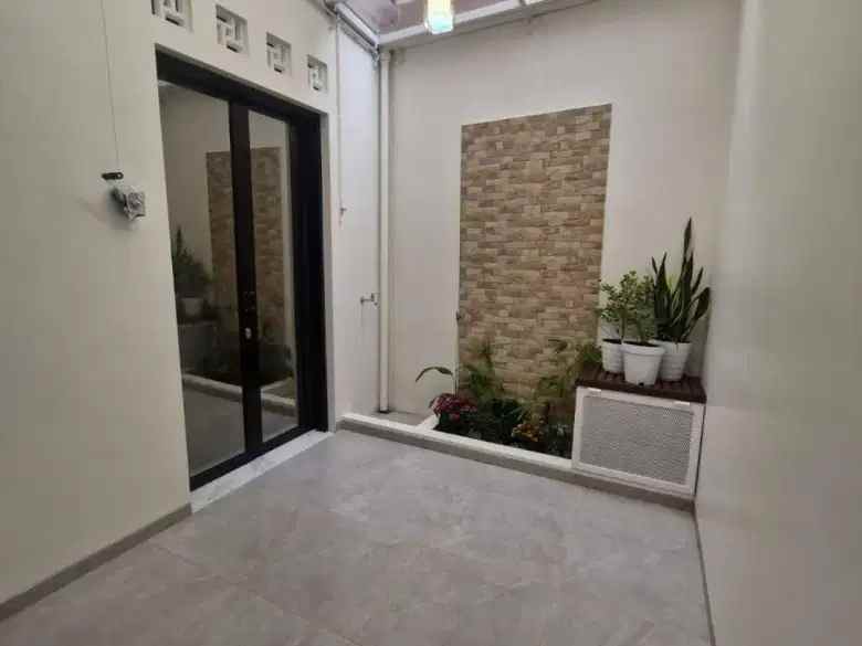 dijual rumah petukangan selatan