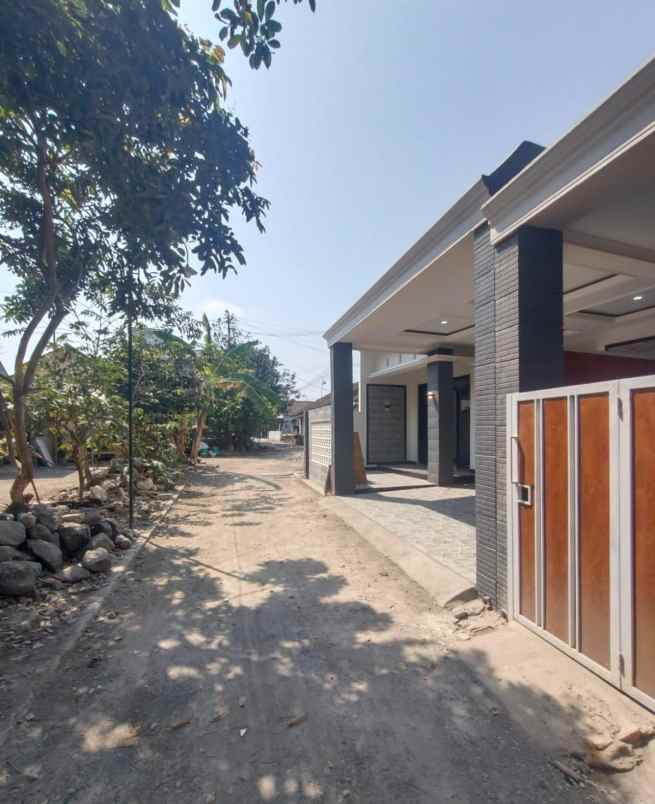 dijual rumah pgri