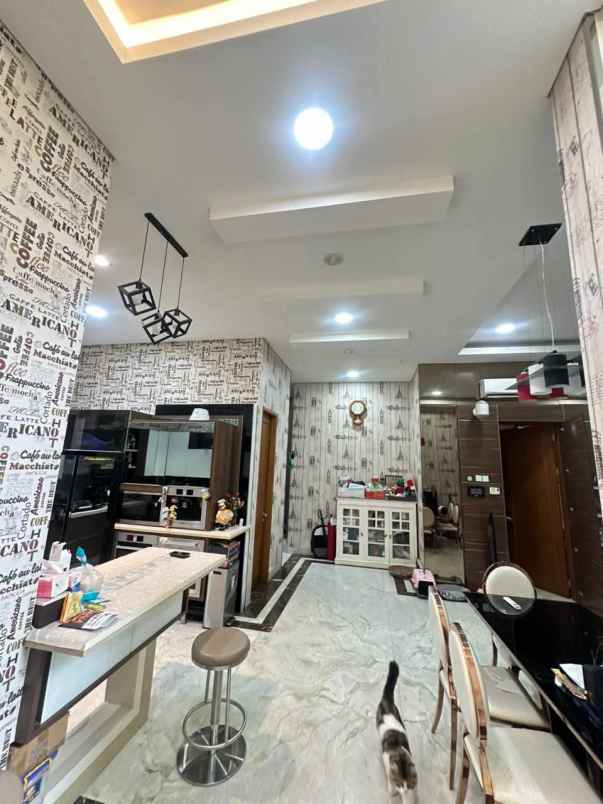 dijual rumah pik 1