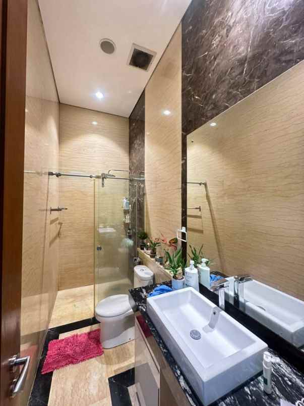 dijual rumah pik 1