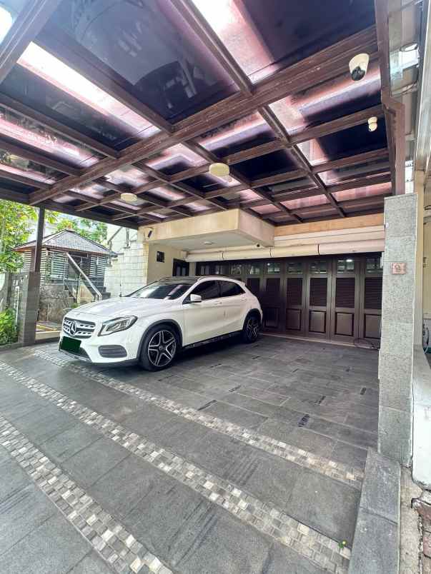 dijual rumah pik 1