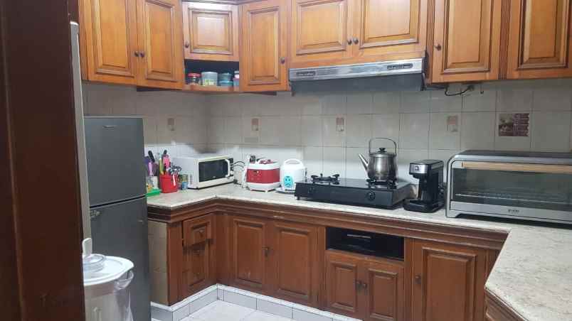 dijual rumah pinggir jalan raya malaka