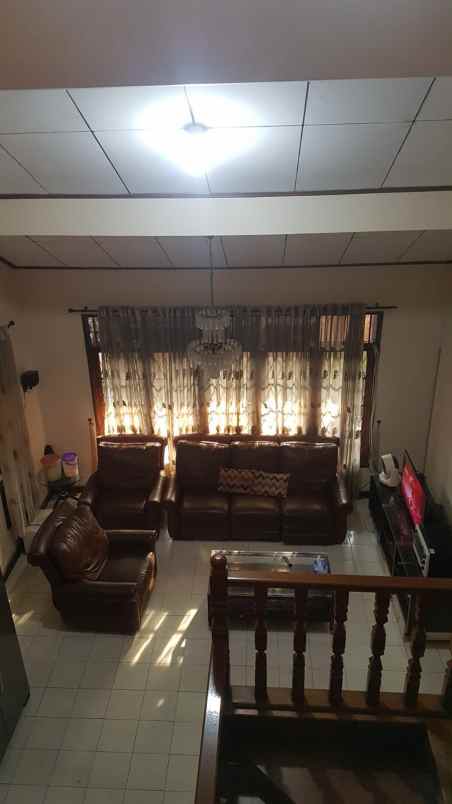 dijual rumah pinggir jalan raya malaka