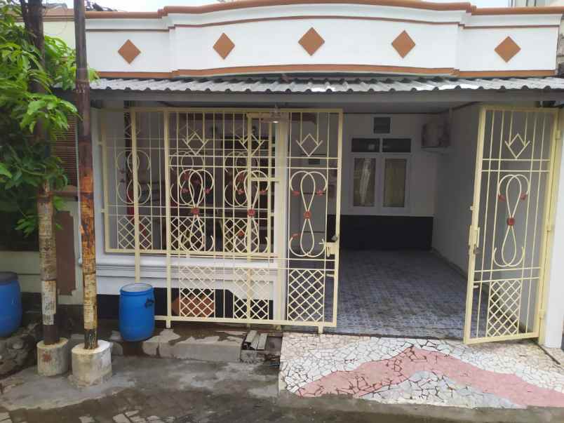 dijual rumah plamongan indah
