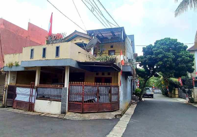 dijual rumah pondok aren