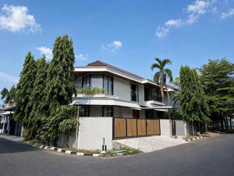 dijual rumah pondok indah