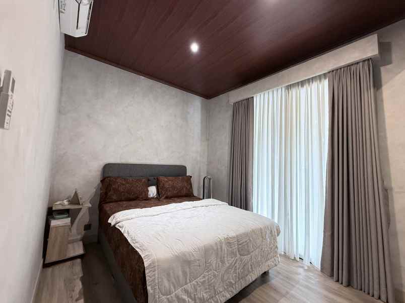 dijual rumah pondok indah