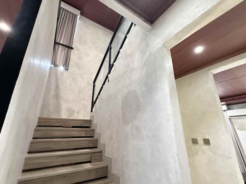 dijual rumah pondok indah
