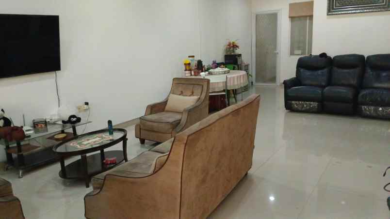 dijual rumah pondok kelapa