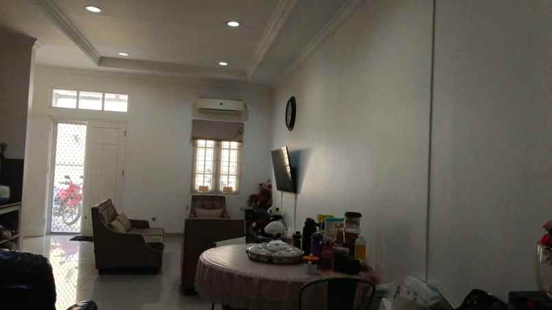 dijual rumah pondok kelapa