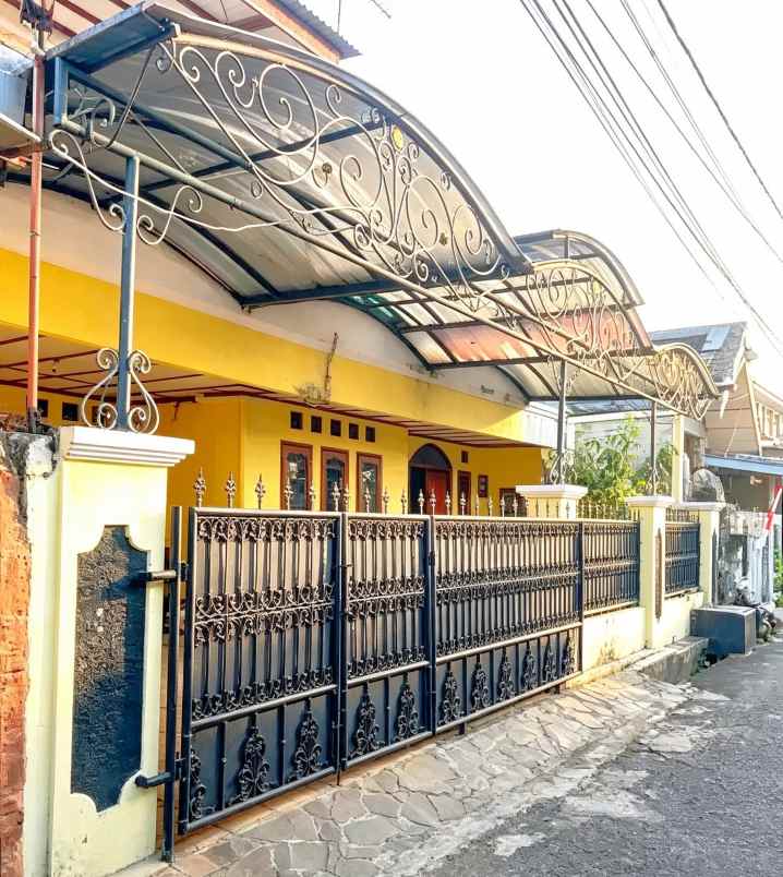 dijual rumah pondok kopi