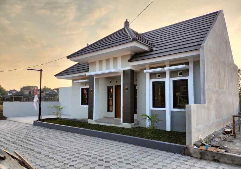dijual rumah prambanan