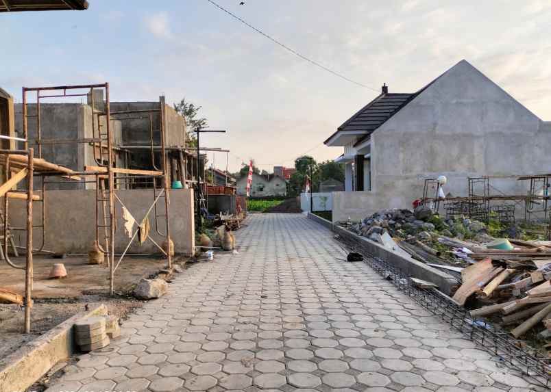 dijual rumah prambanan