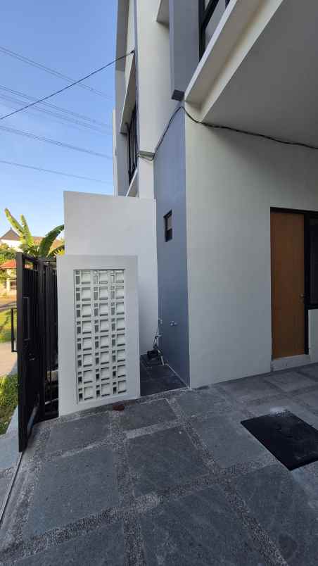 dijual rumah prapen indah