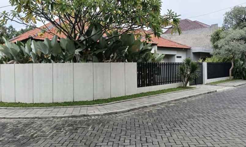 dijual rumah prapen indah tenggilis