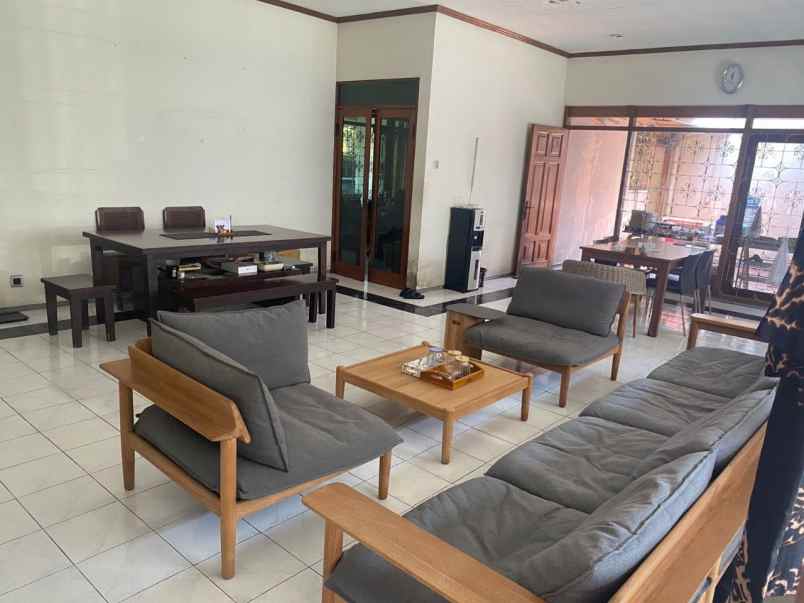 dijual rumah prapen indah tenggilis