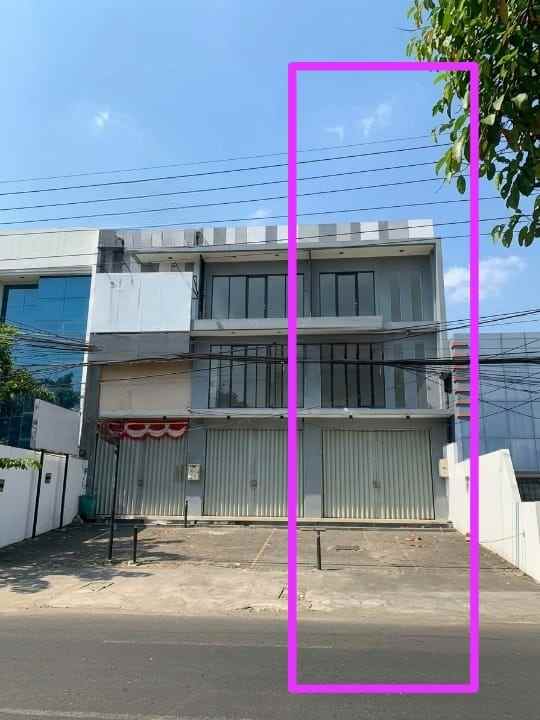 dijual rumah pucang anom