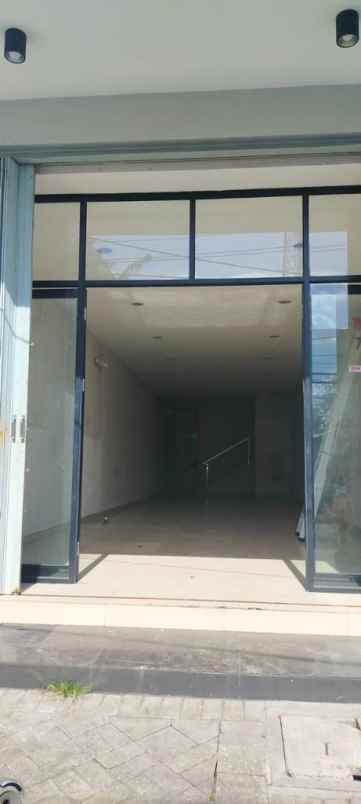 dijual rumah pucang anom