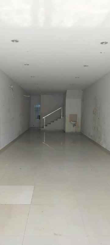 dijual rumah pucang anom