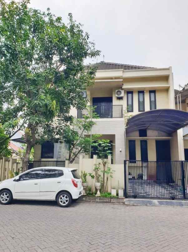 dijual rumah puri asri