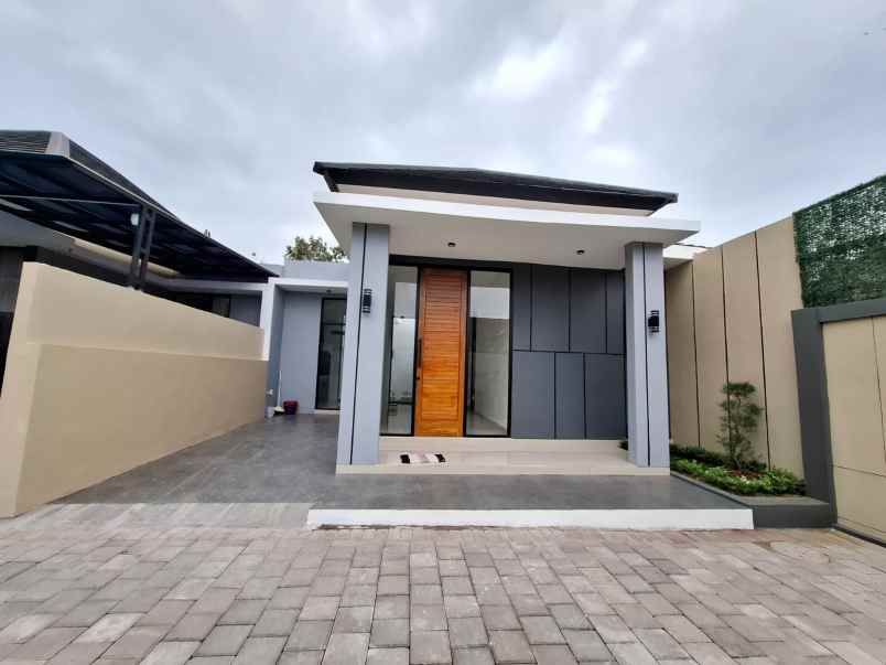 dijual rumah purwomartani