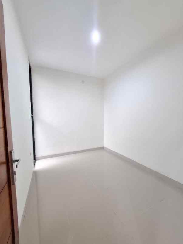 dijual rumah purwomartani