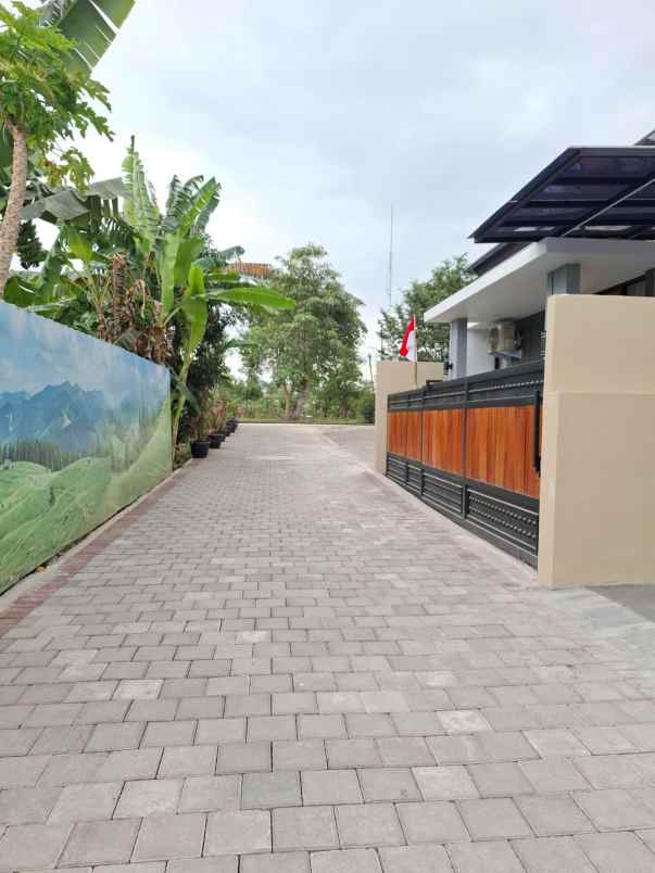 dijual rumah purwomartani