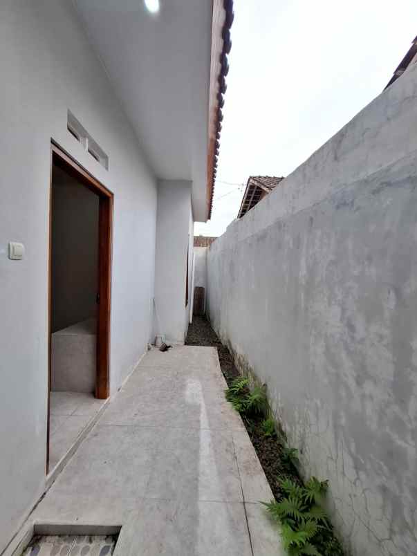 dijual rumah purwomartani