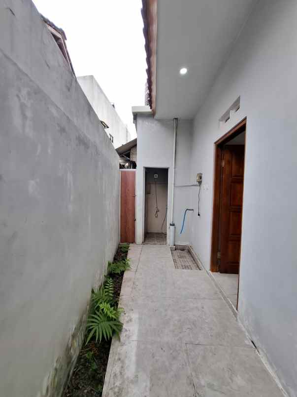 dijual rumah purwomartani