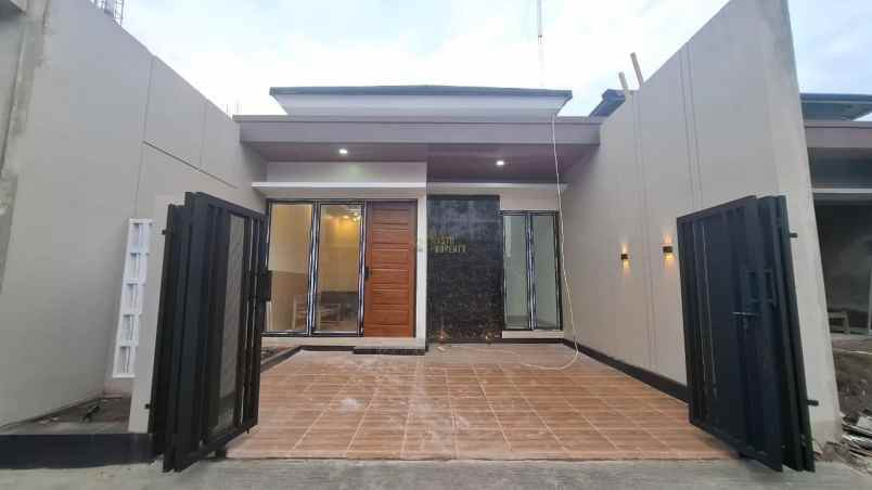 dijual rumah purwomartani kec kalasan