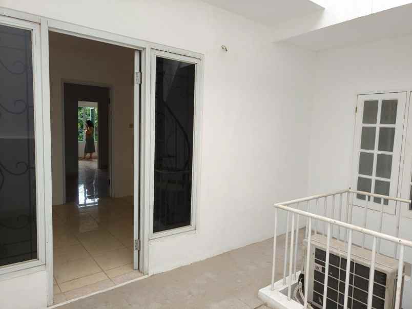 dijual rumah raffles cibubur