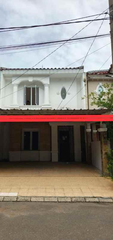 dijual rumah raffles cibubur