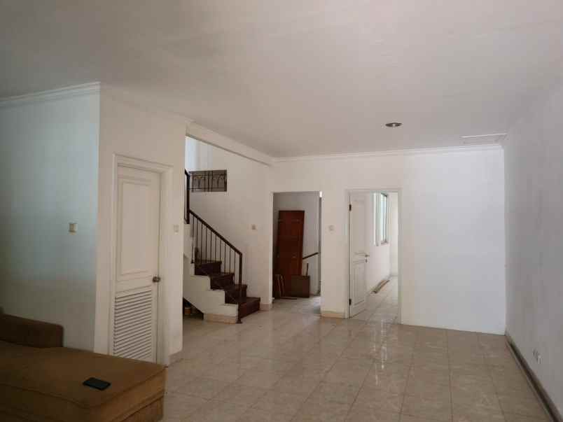 dijual rumah raffles cibubur