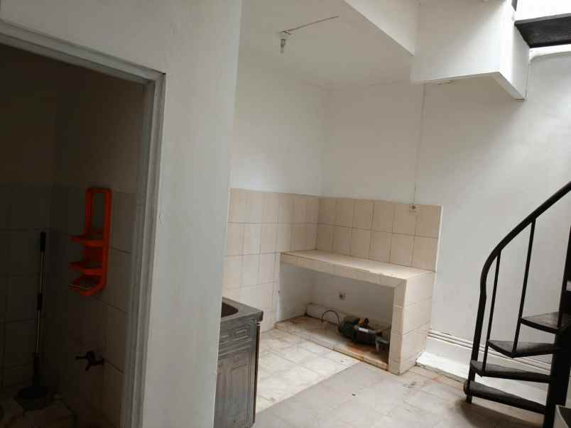 dijual rumah raffles cibubur