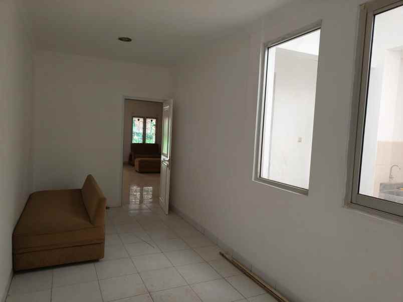 dijual rumah raffles cibubur