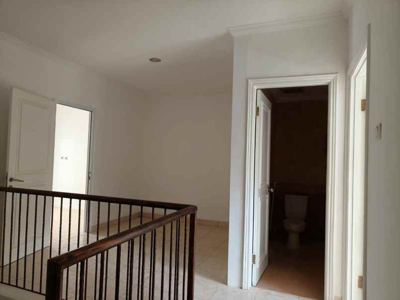 dijual rumah raffles cibubur