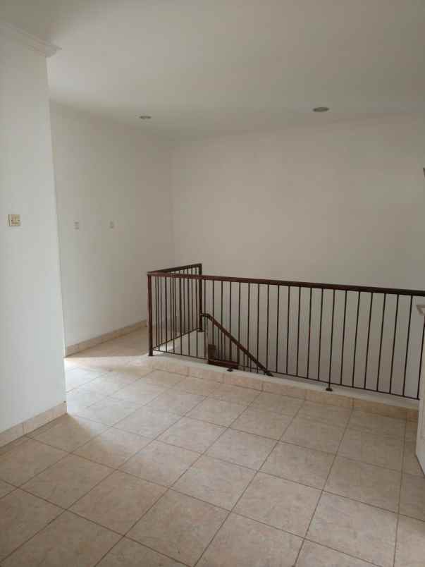 dijual rumah raffles cibubur