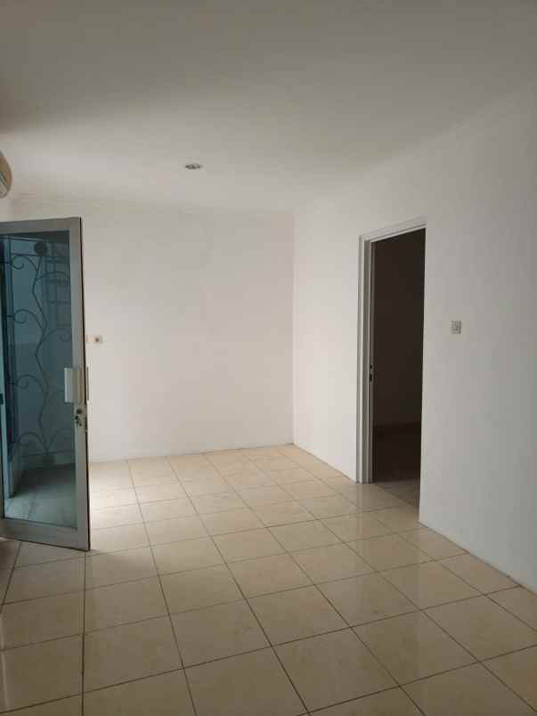 dijual rumah raffles cibubur